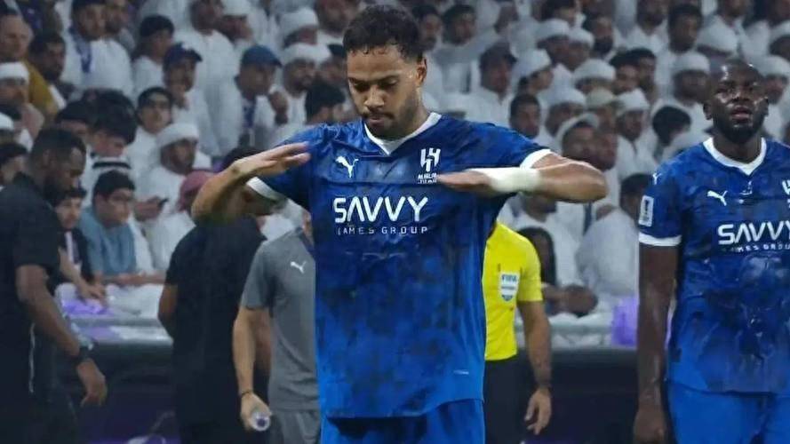 内马尔重返赛场，大比分获胜首场状态出色，IG观众沸腾！比赛高潮迭起的简单介绍