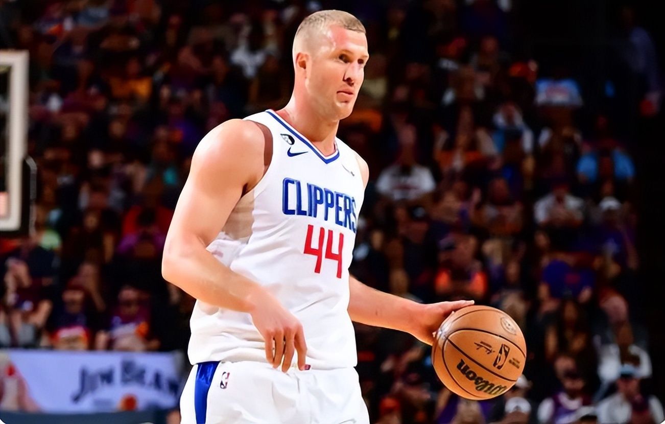 转会期那不勒斯调整名单以备NBA常规赛，主帅复盘环节打磨，气氛紧张，资深球员宣示担当的简单介绍