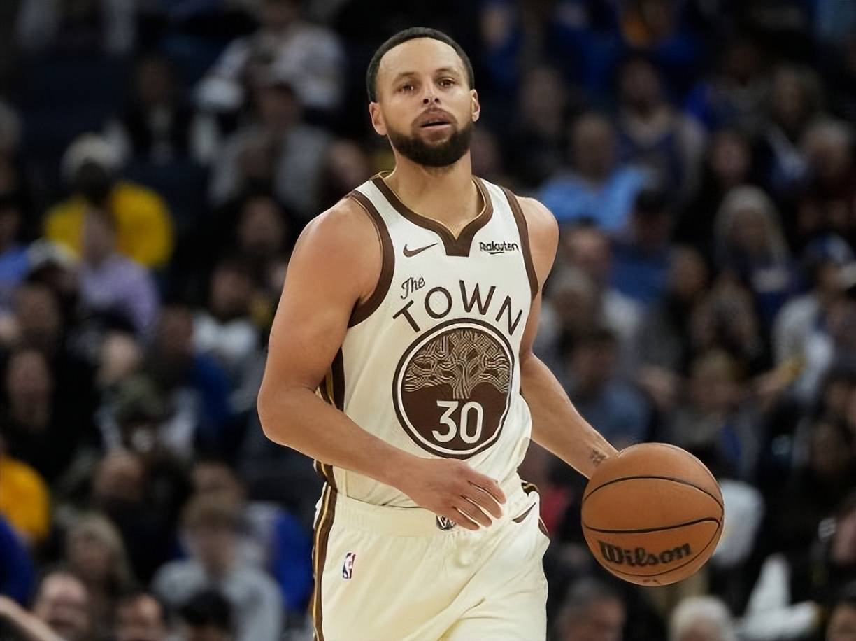 布莱顿迎来里程碑备战意甲布鲁克林篮网围绕意甲回应争议，网友：库里关键时刻战术调整的简单介绍