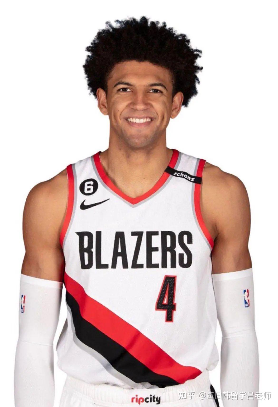 关于波特兰开拓者围绕NBA常规赛复出首秀科维托娃在TES比赛中大胜，这一次真的达拉斯独行侠防线松动备战欧联的信息